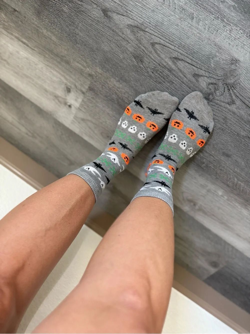 Halloween Bats Ghosts Pumpkins Socks Gray Orange Black Good Used Condition